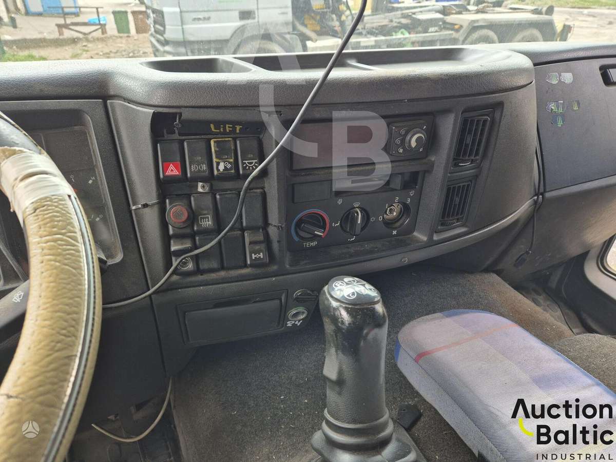 Volvo FL6, bortu