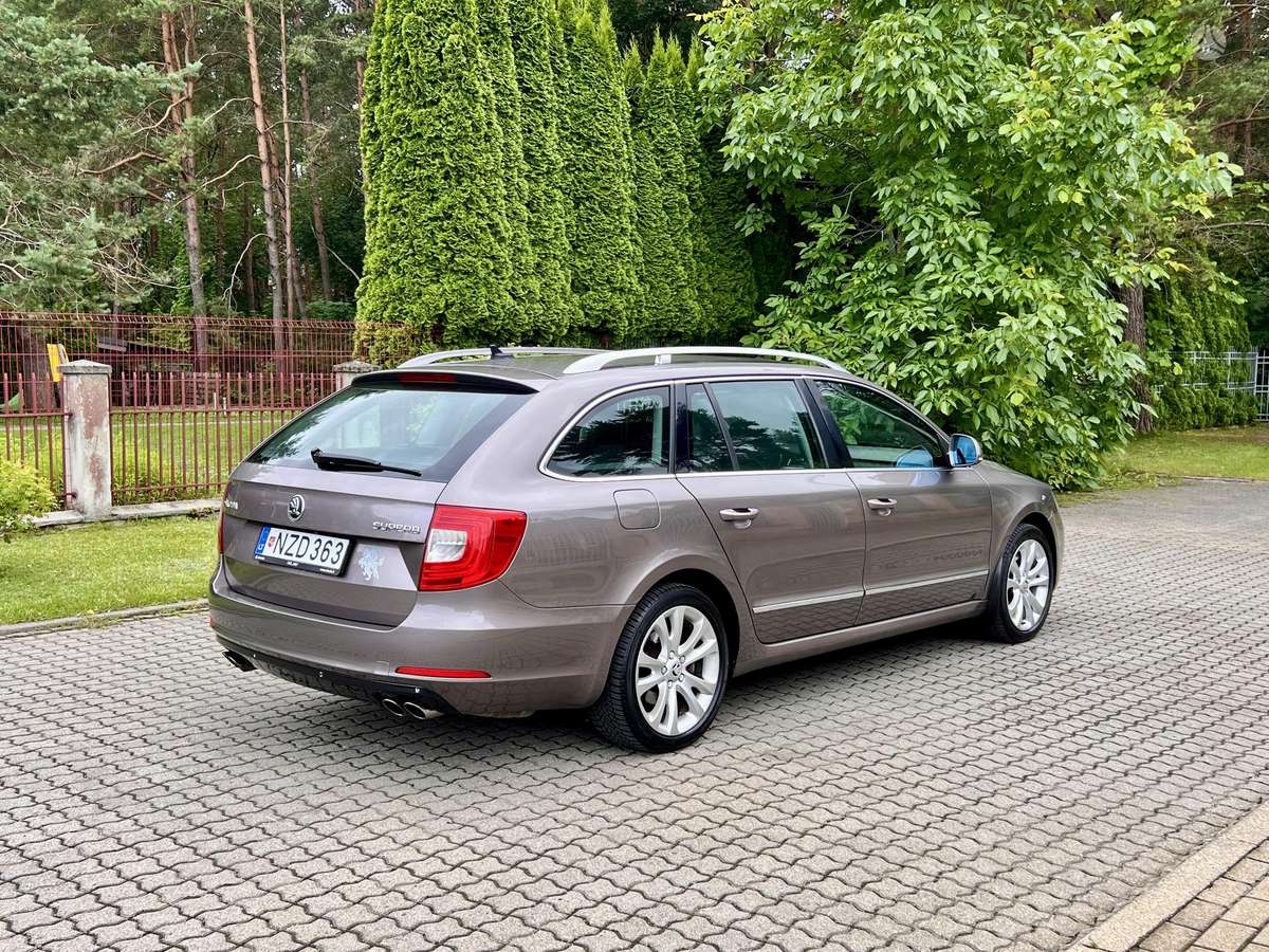 Skoda Superb, 2.0 l., universalas