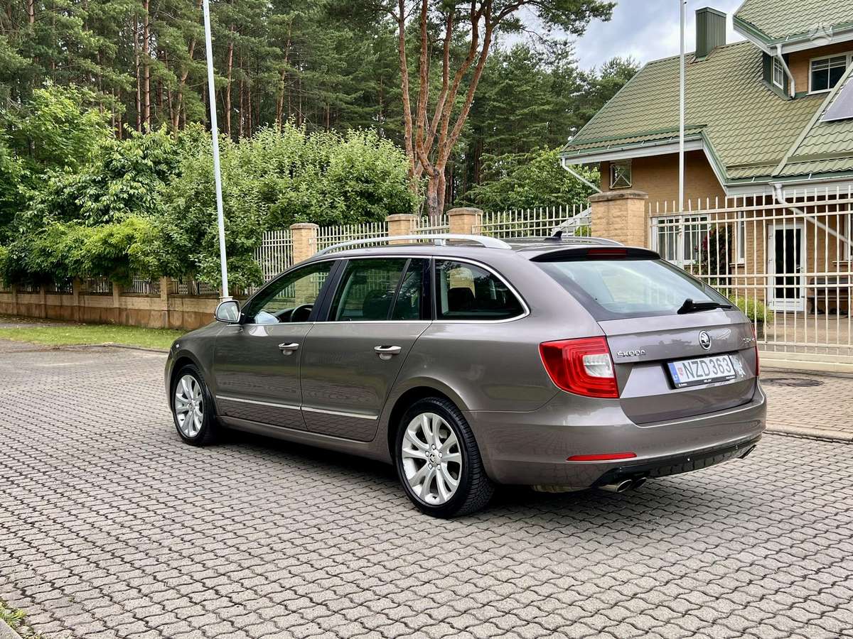 Skoda Superb, 2.0 l., universalas