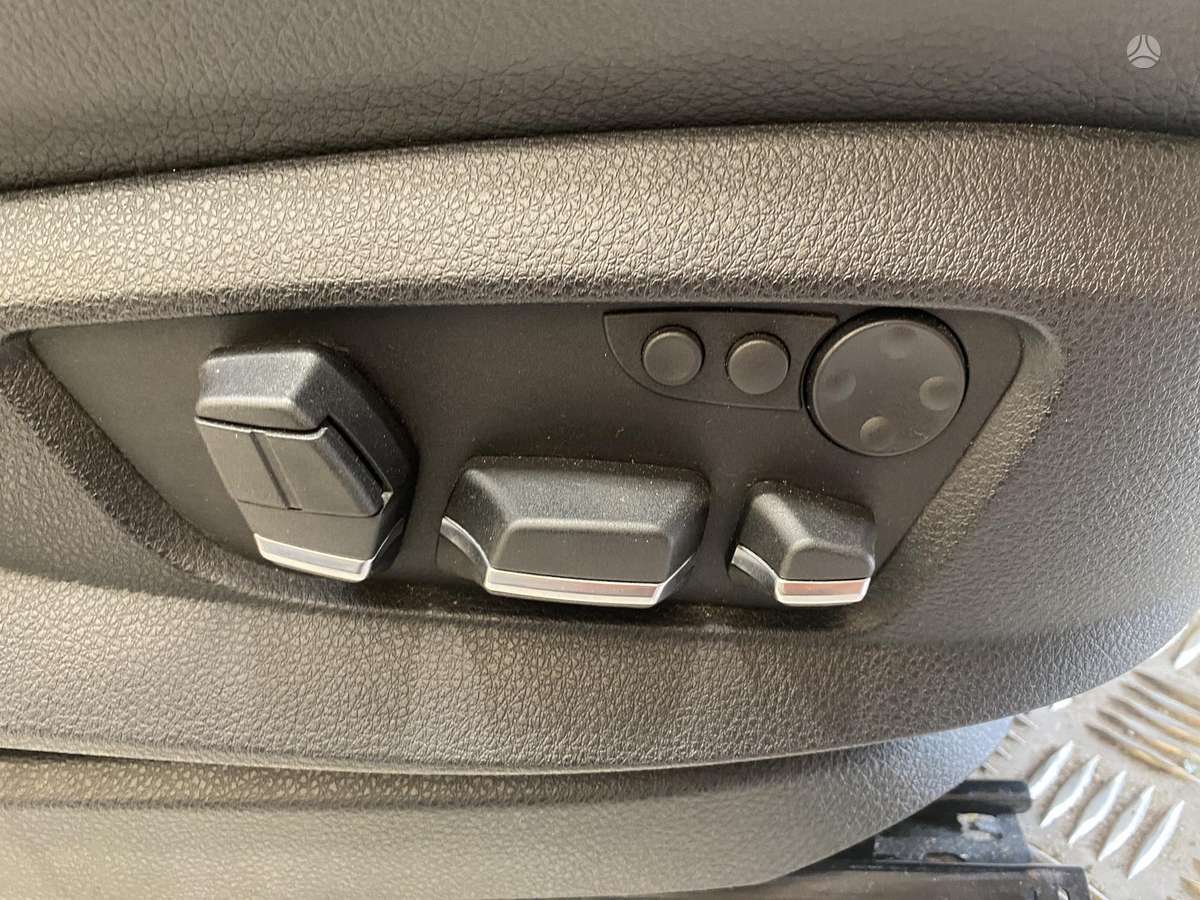 BMW 7 serija salono detalės