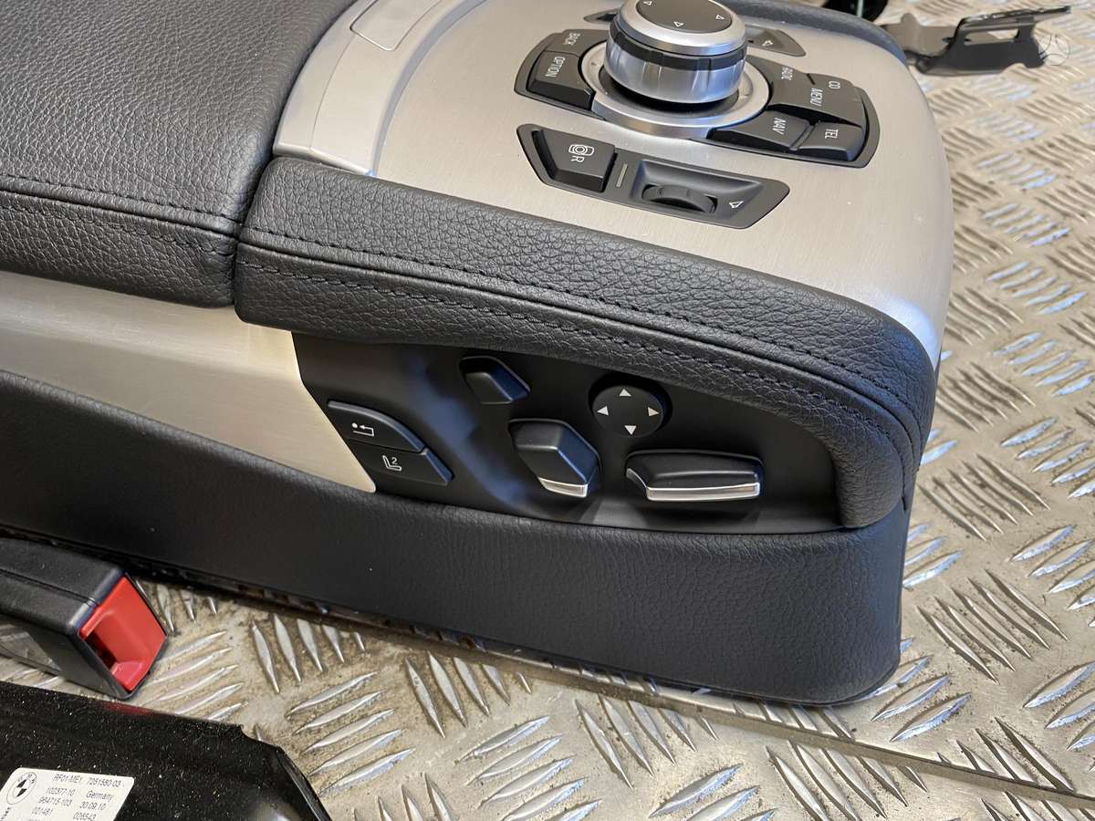 BMW 7 serija salono detalės
