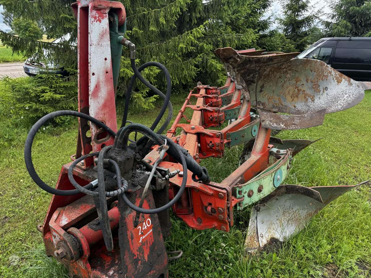 Kverneland EG100 5x5, plūgai