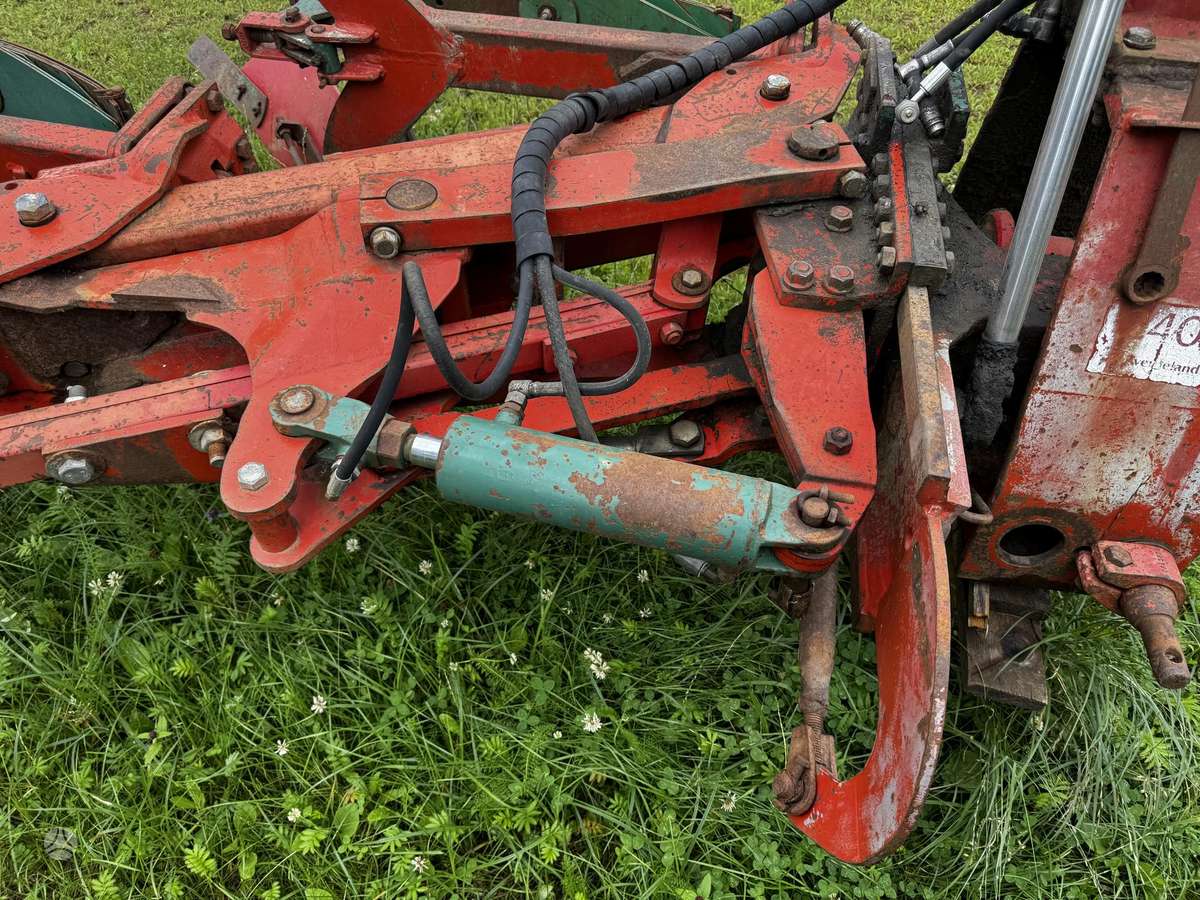 Kverneland EG100 5x5, plūgai