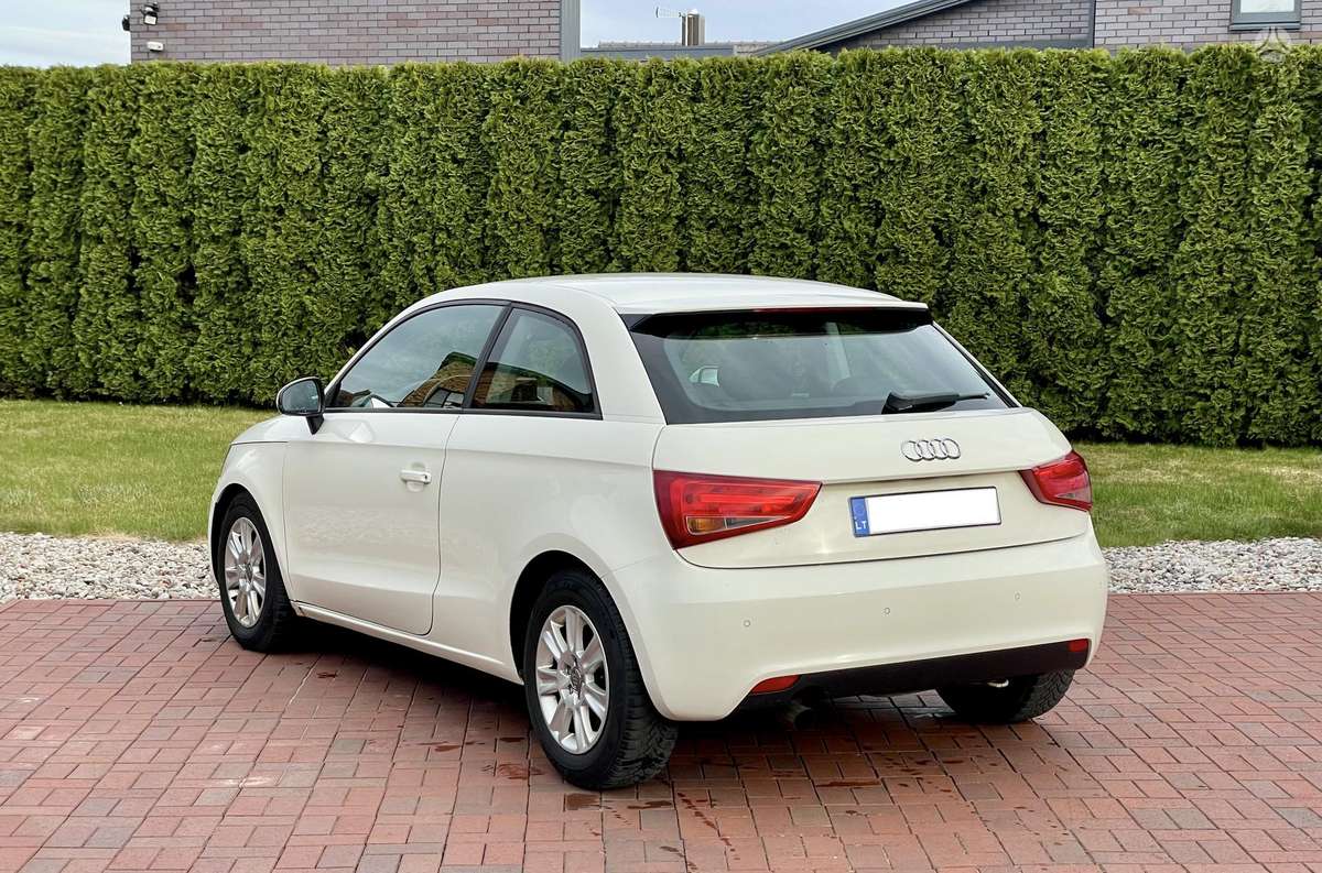 Audi A1, 1.6 l., Хэтчбек