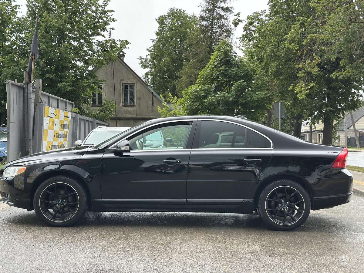Volvo S80, 2.4 l., Седан