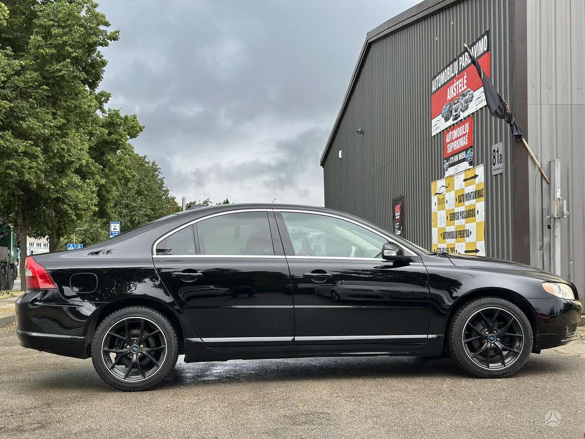 Volvo S80, 2.4 l., Седан