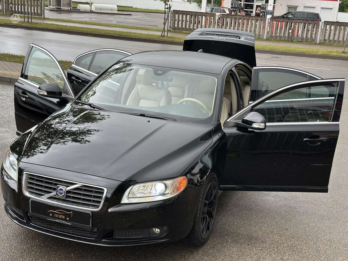 Volvo S80, 2.4 l., Седан