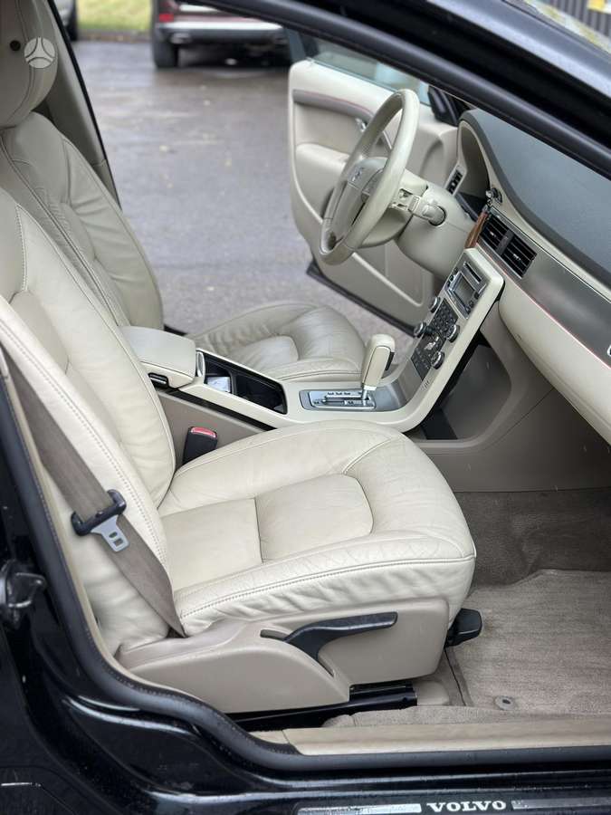 Volvo S80, 2.4 l., Седан