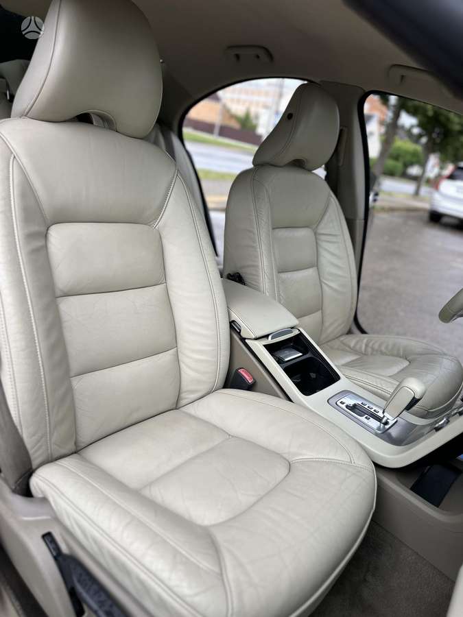 Volvo S80, 2.4 l., Седан