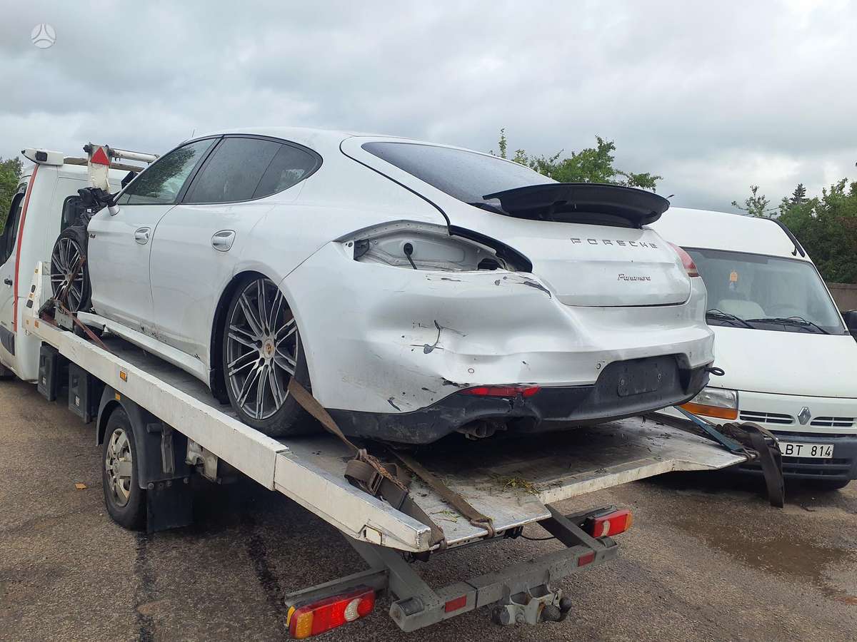 Porsche Panamera Variklio kodas cwj
