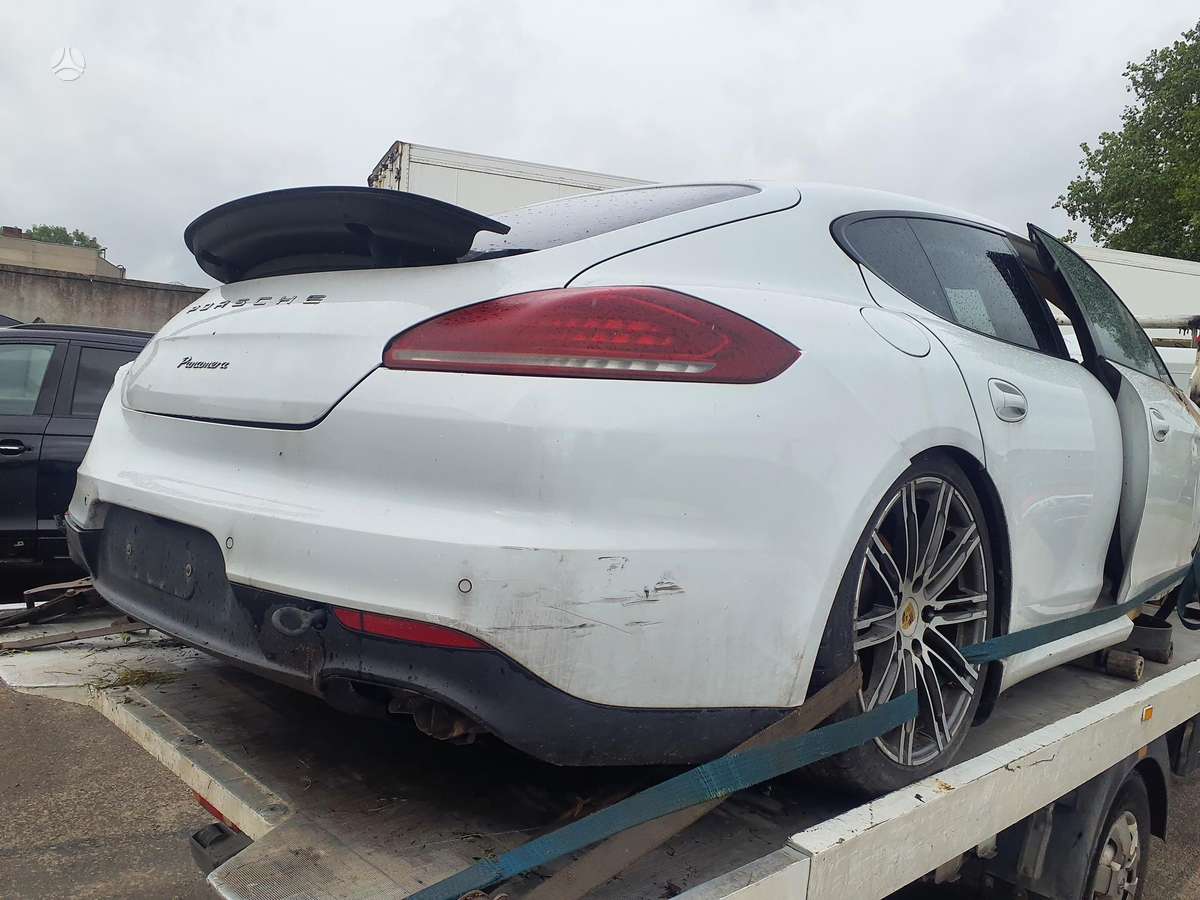 Porsche Panamera Variklio kodas cwj