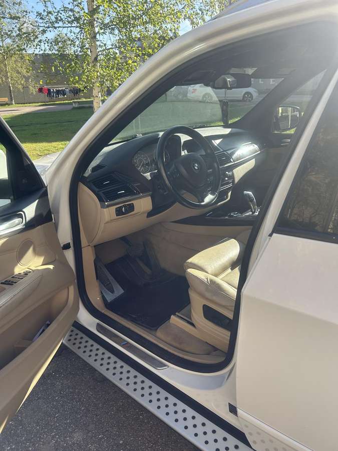 BMW X5, 4.4 l., Внедорожник / Кроссовер