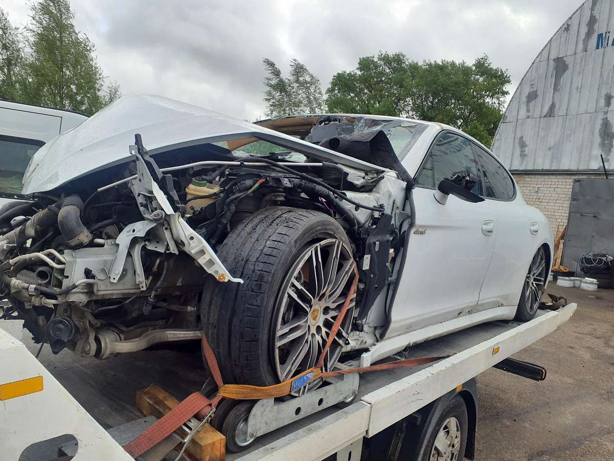 Porsche Panamera Variklio kodas cwj