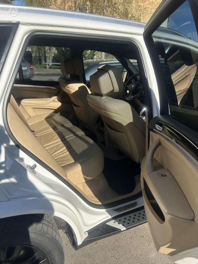 BMW X5, 4.4 l., Внедорожник / Кроссовер