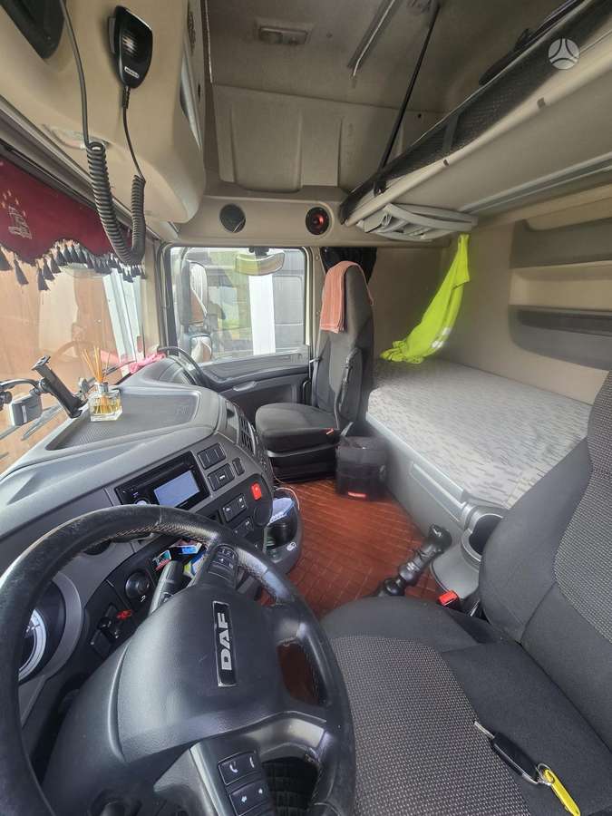 DAF XF 460 FT, double sleeper