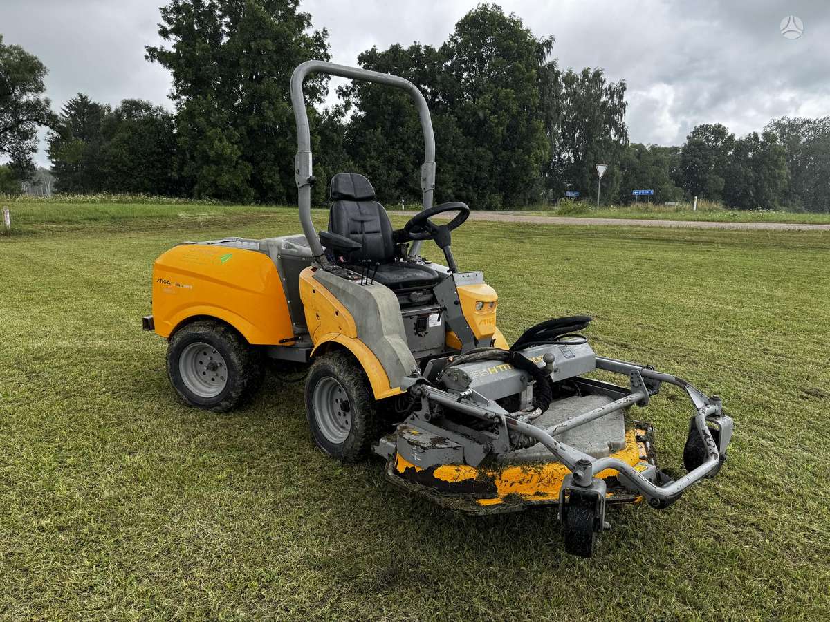 STIGA Titan 540D + šluota, садовые тракторы