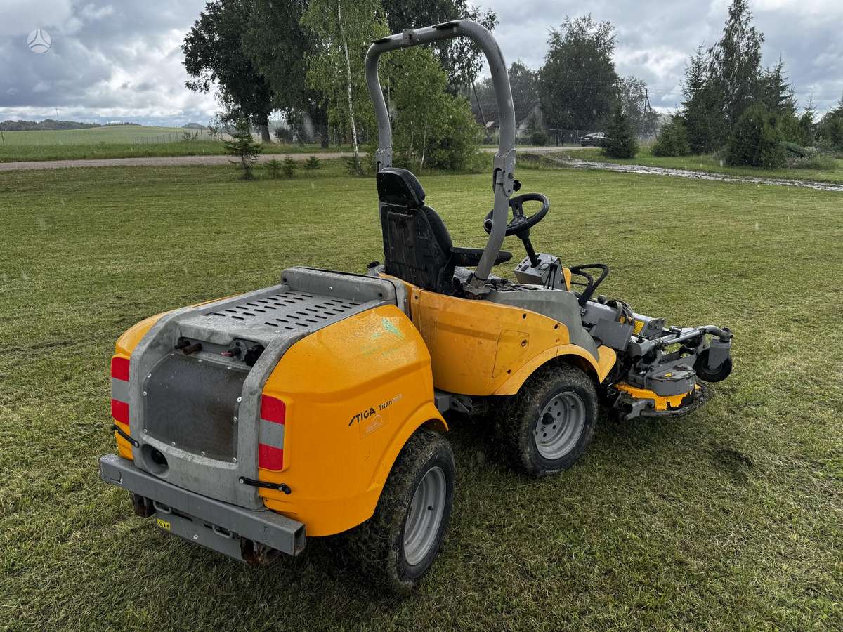 STIGA Titan 540D + šluota, садовые тракторы