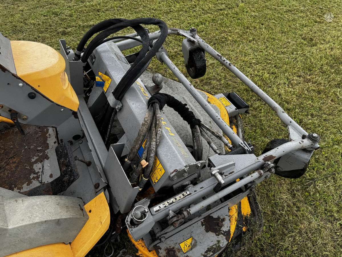 STIGA Titan 540D + šluota, садовые тракторы