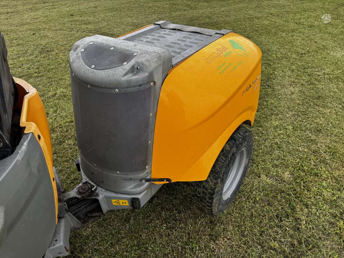 STIGA Titan 540D + šluota, садовые тракторы