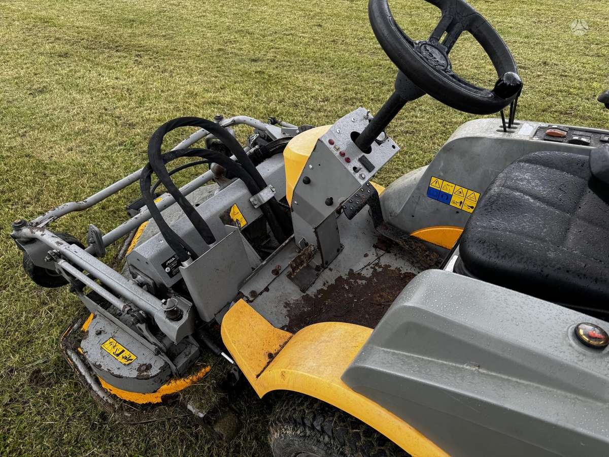 STIGA Titan 540D + šluota, садовые тракторы