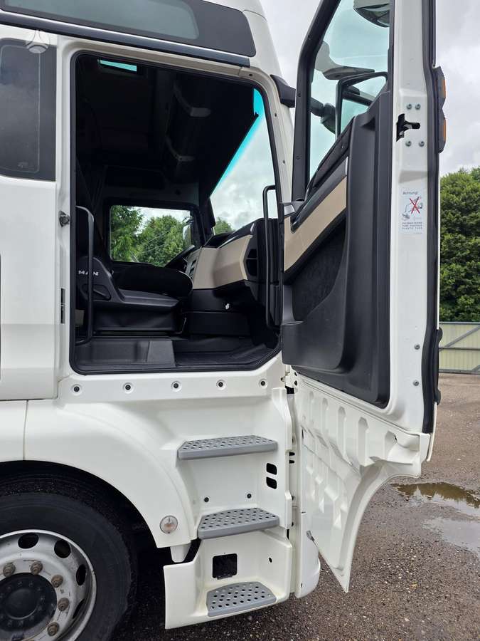MAN TGX18-470, 2 спальных места
