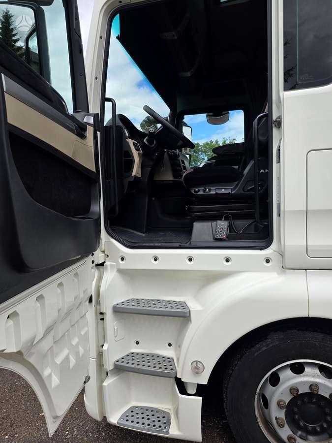 MAN TGX18-470, 2 спальных места