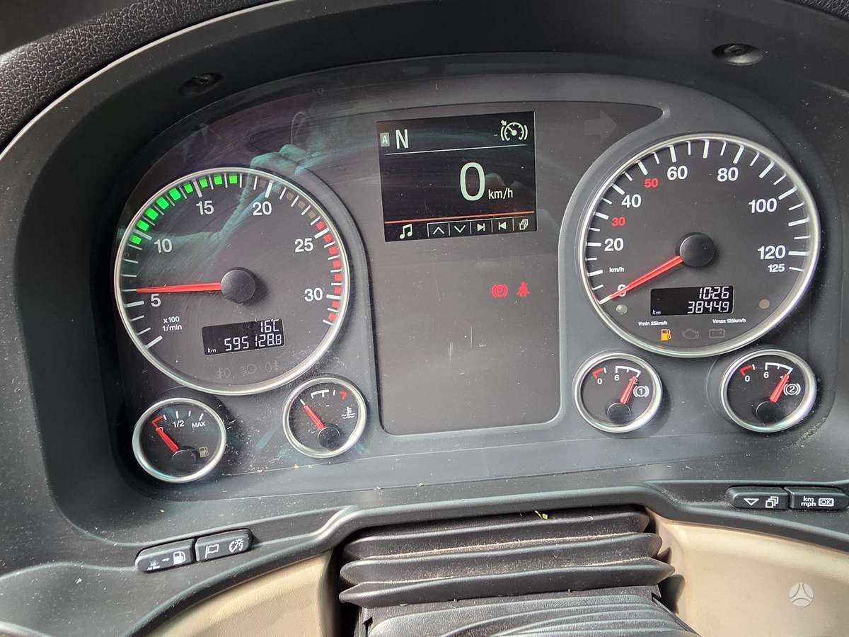 MAN TGX18-470, 2 спальных места