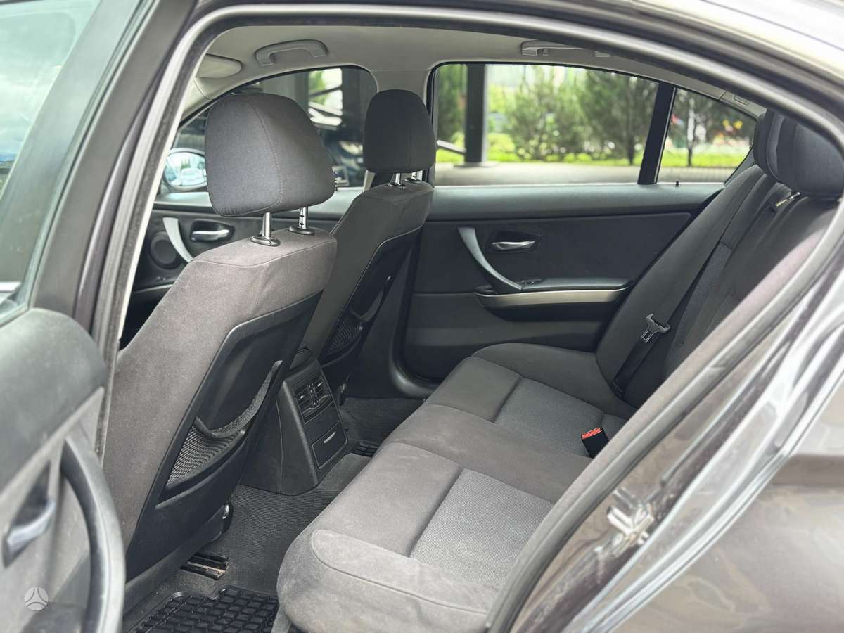 BMW 330, 3.0 l., Седан