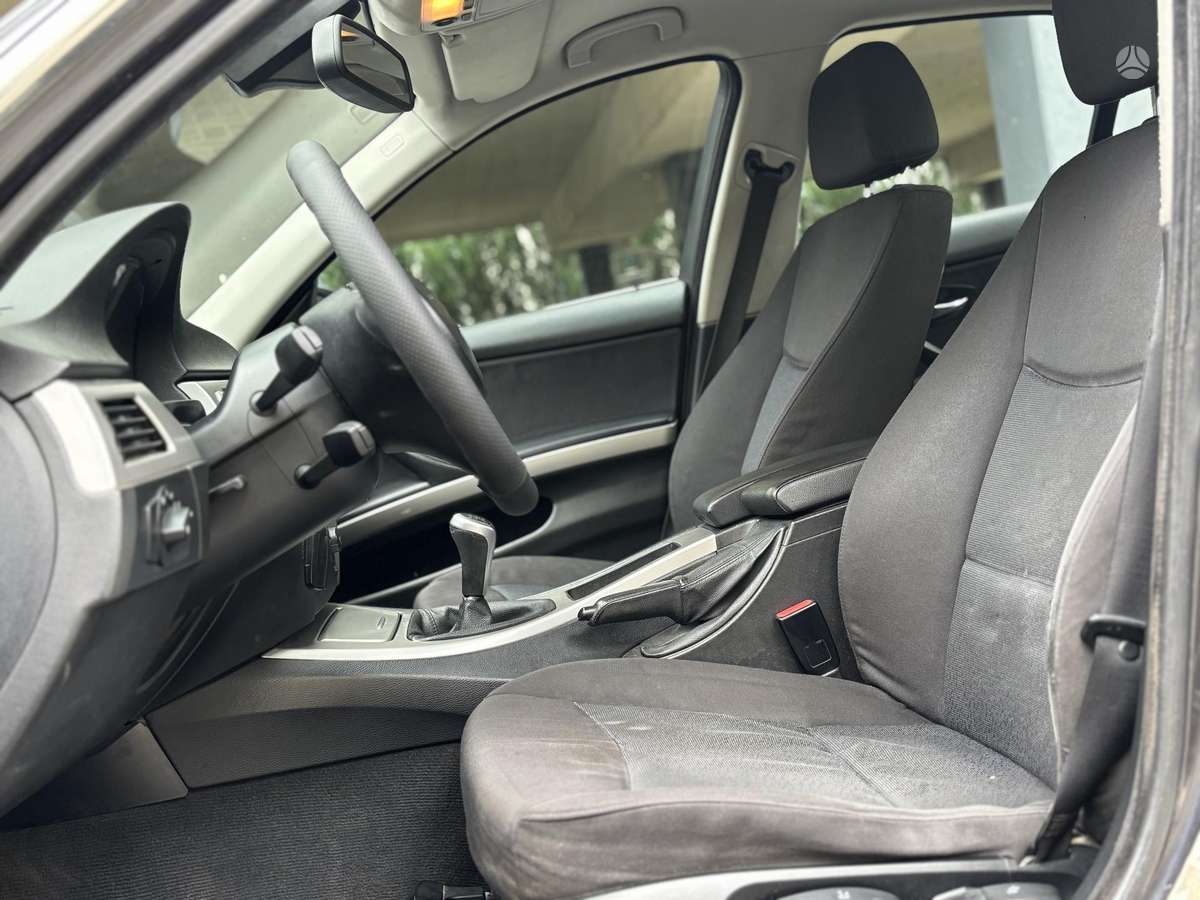 BMW 330, 3.0 l., Седан