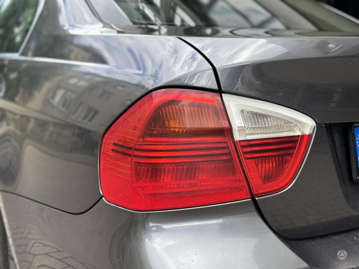 BMW 330, 3.0 l., Седан