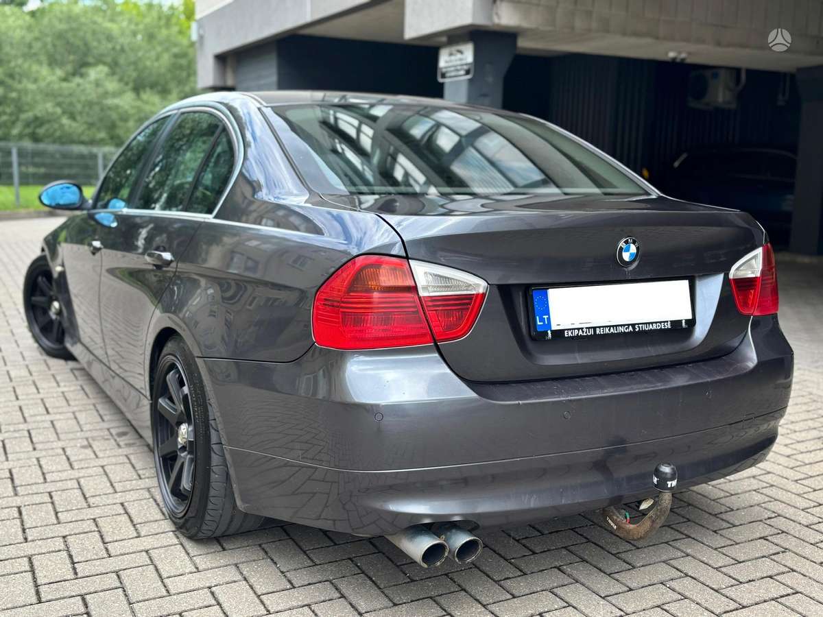 BMW 330, 3.0 l., Седан