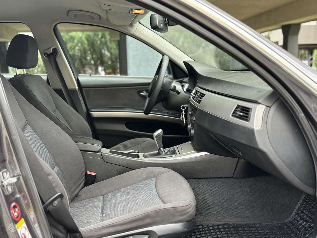 BMW 330, 3.0 l., Седан