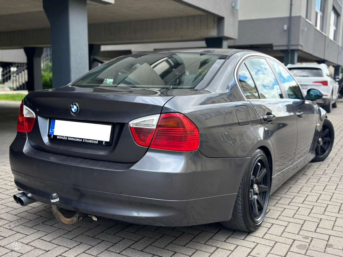 BMW 330, 3.0 l., Седан
