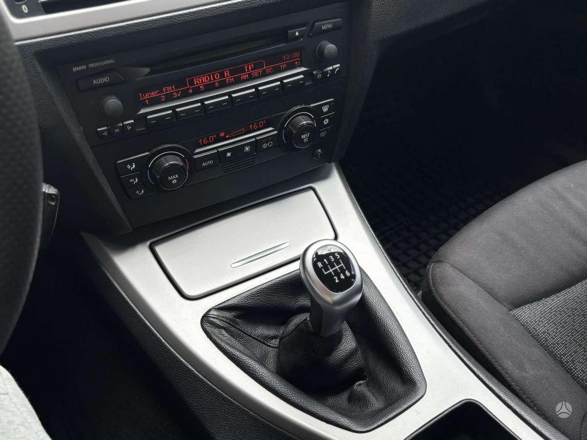BMW 330, 3.0 l., Седан