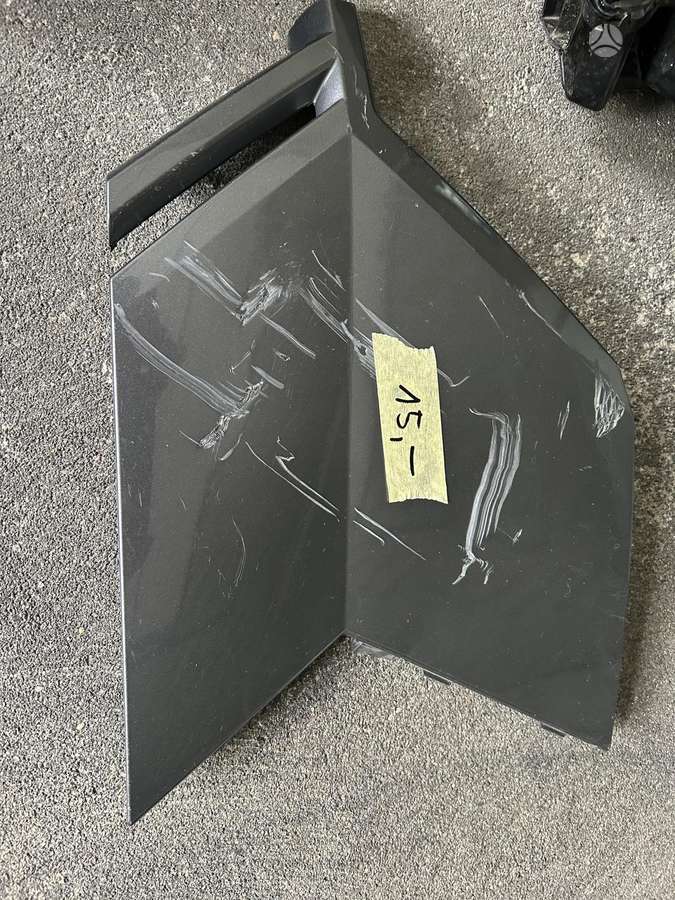Renault Megane E-Tech apdares detaļas