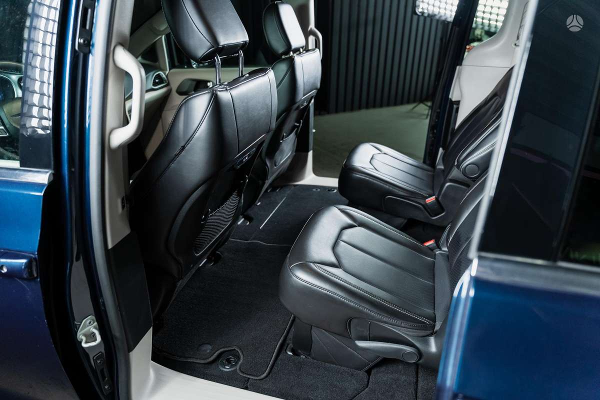 Chrysler Pacifica, 3.6 l., Минивэн