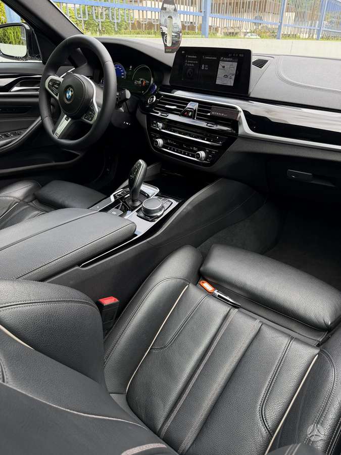 BMW 520, 2.0 l., Седан
