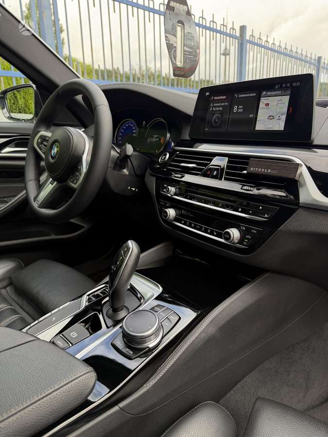 BMW 520, 2.0 l., Седан