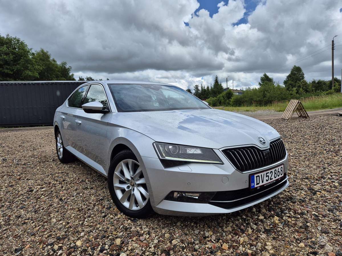 Skoda Superb, 1.6 l., hatchback