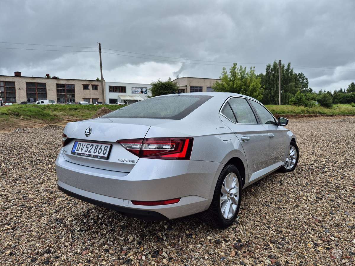 Skoda Superb, 1.6 l., hatchback