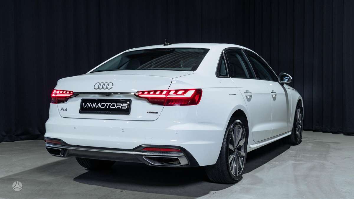 Audi A4, 2.0 l., Седан