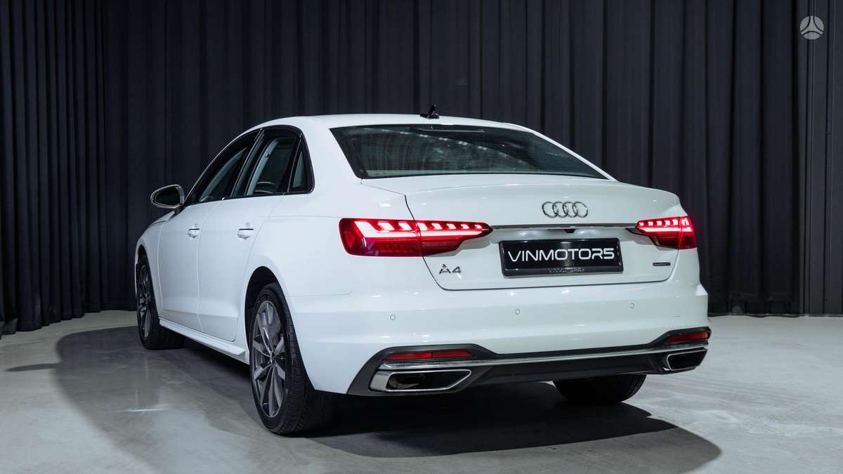 Audi A4, 2.0 l., Седан