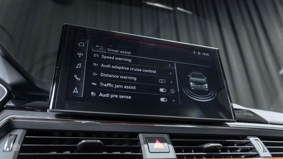 Audi A4, 2.0 l., Седан