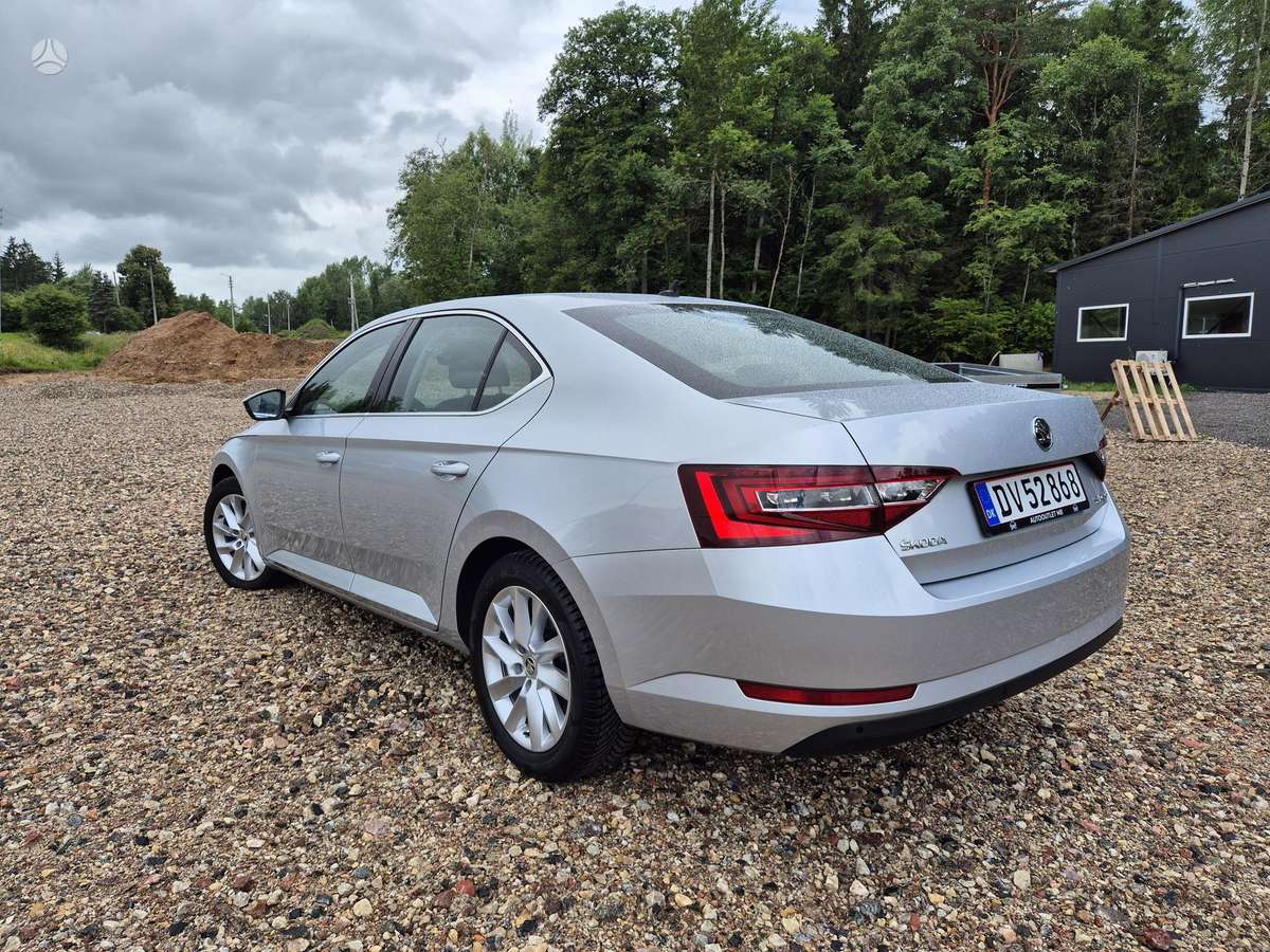 Skoda Superb, 1.6 l., hatchback