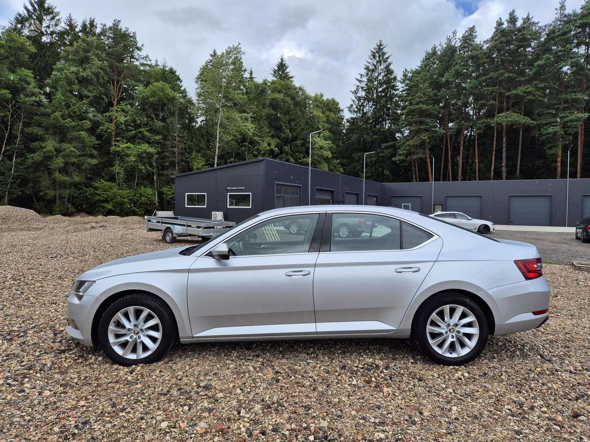 Skoda Superb, 1.6 l., hatchback