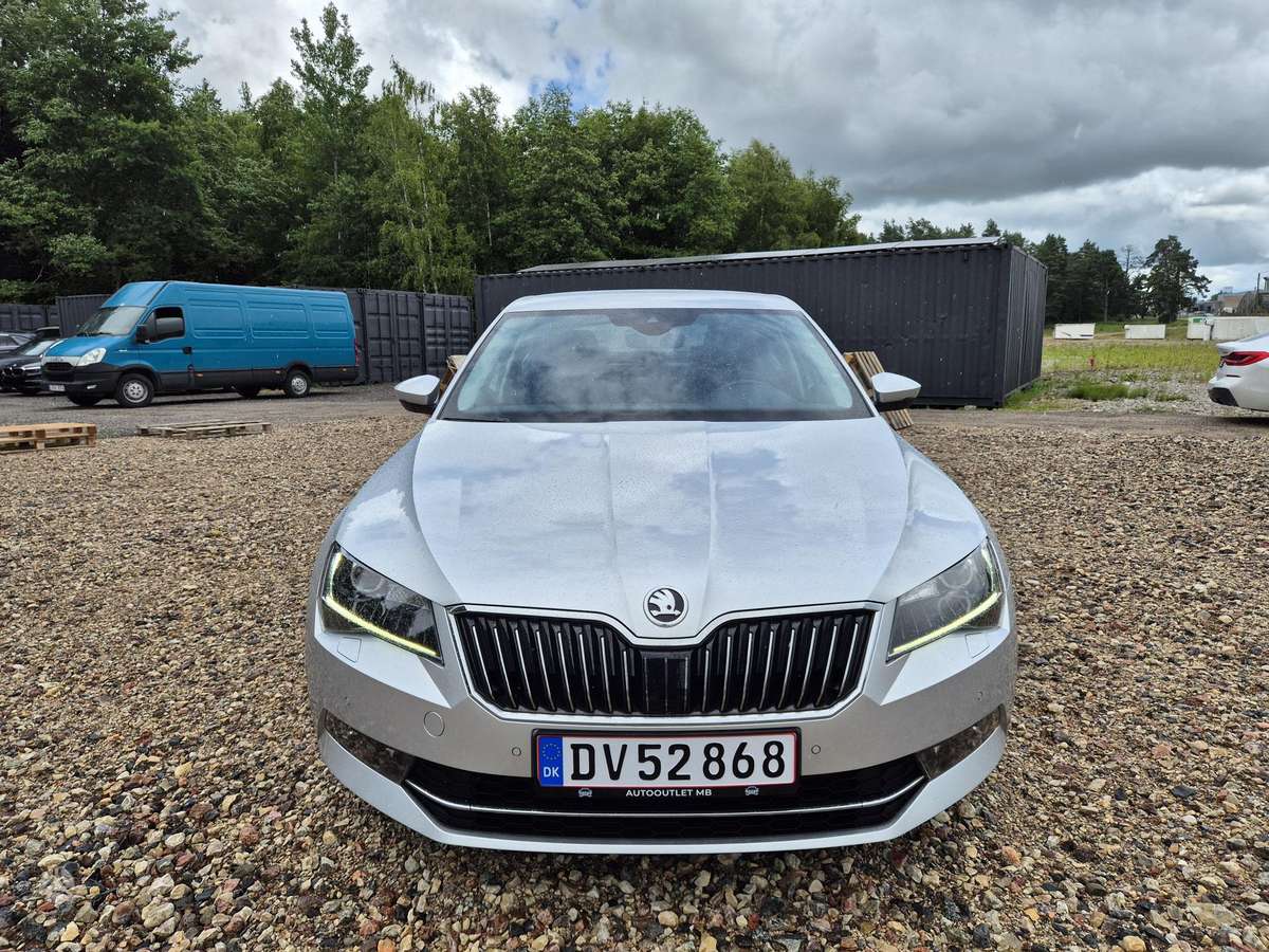 Skoda Superb, 1.6 l., hatchback
