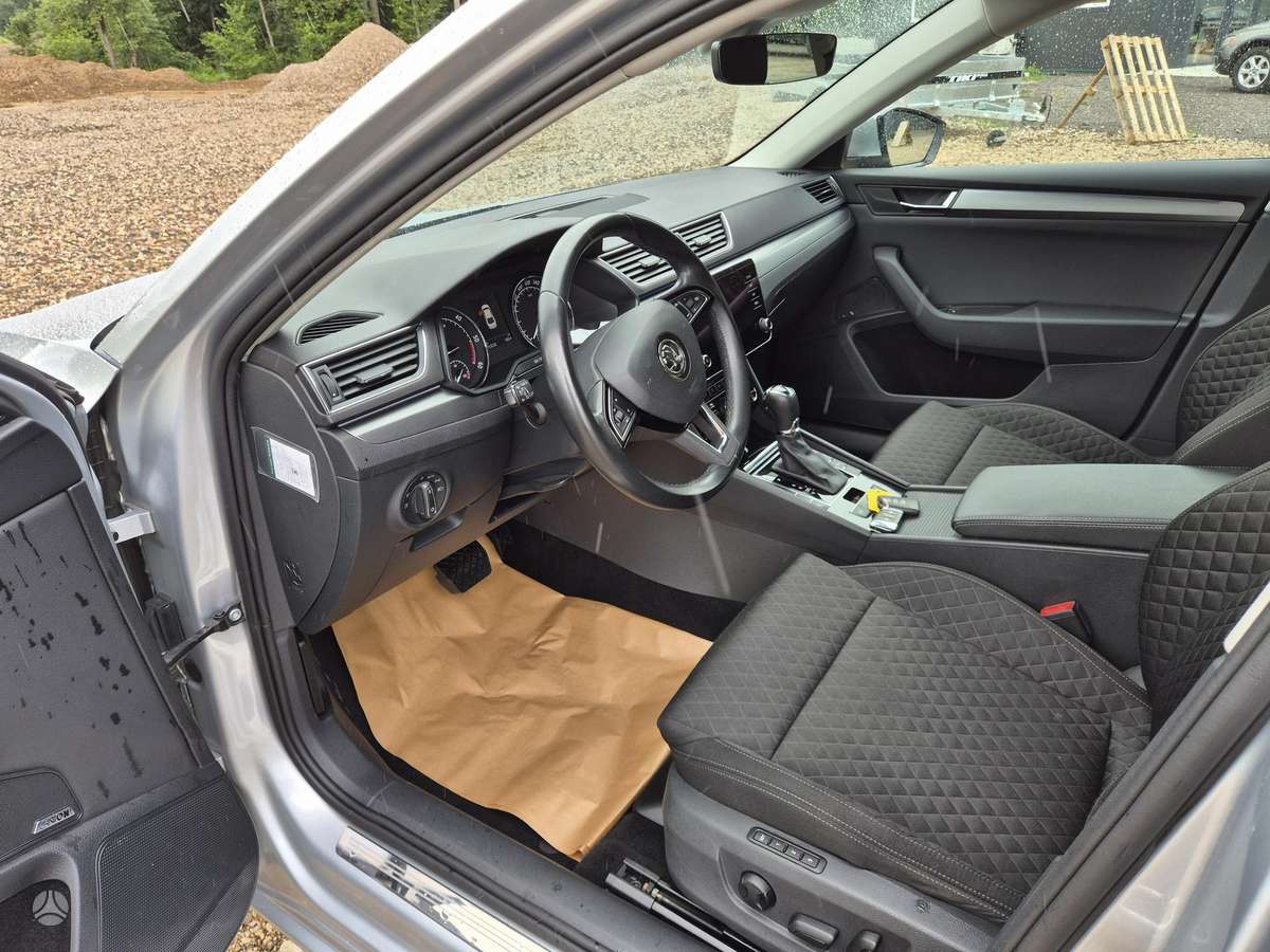 Skoda Superb, 1.6 l., hatchback