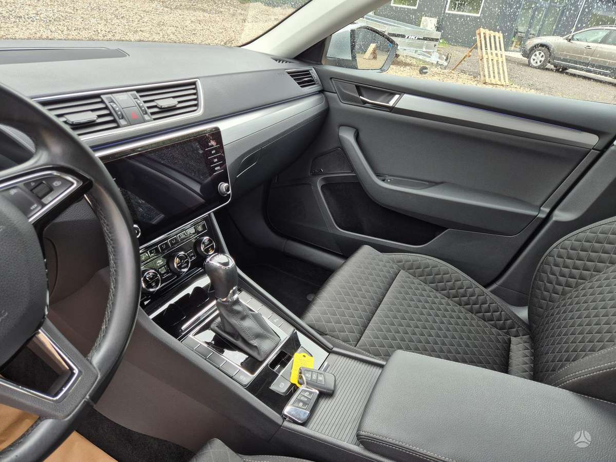 Skoda Superb, 1.6 l., hatchback