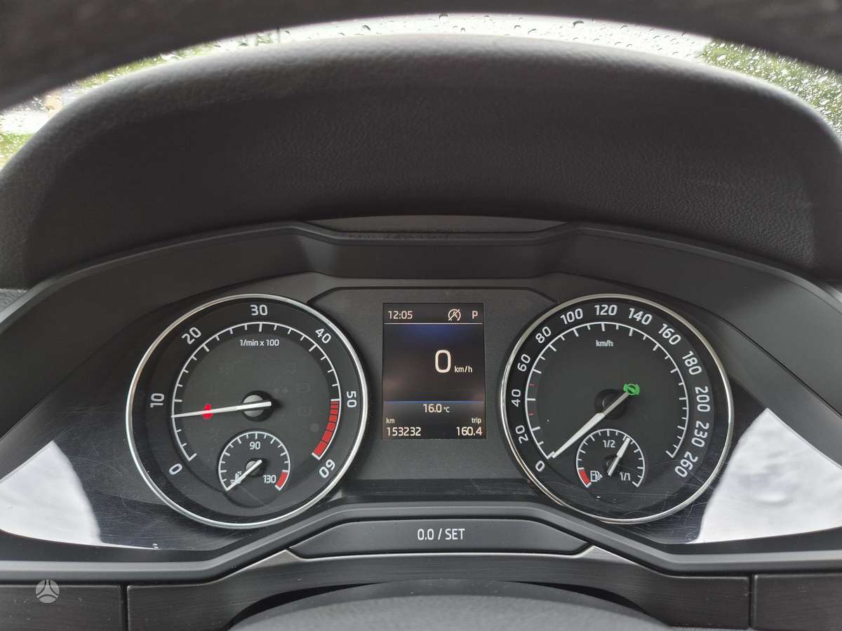 Skoda Superb, 1.6 l., hatchback
