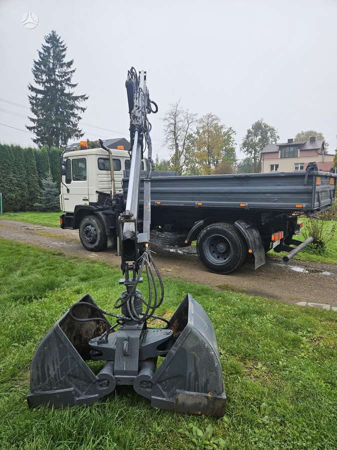 MAN 18.272, savivarčiai su kranu